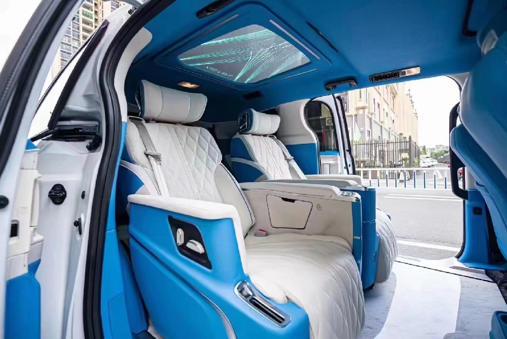 新款丰田塞纳（赛那）商务车升级航空座椅镜面地板豪华内饰升级